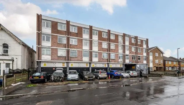 1 bed flat for sale, Bensham Manor Road, Thornton Heath, CR7