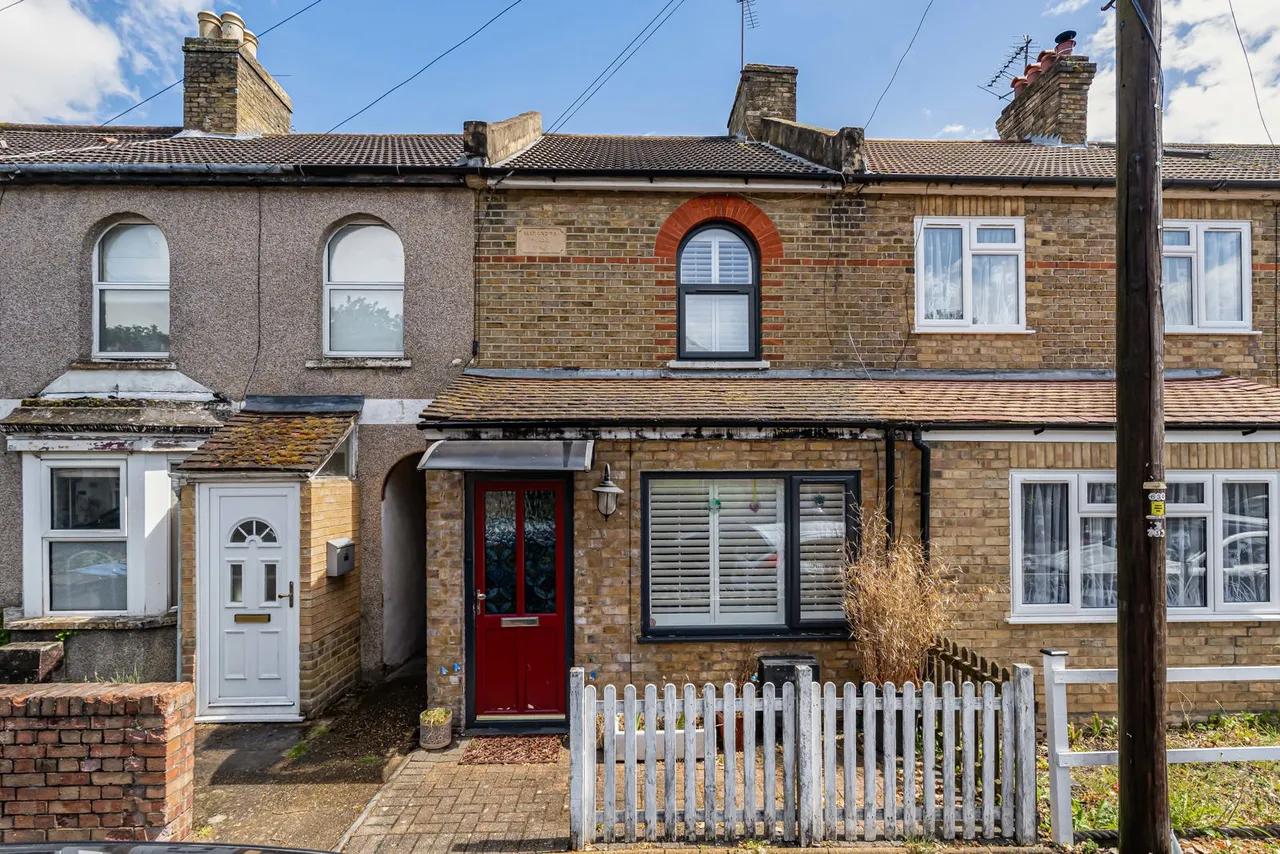 3 bed house for sale, Alexandra Road, Englefield Green, TW20