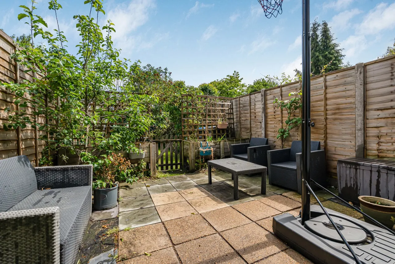 Alexandra Road, Englefield Green, TW20, photo 18