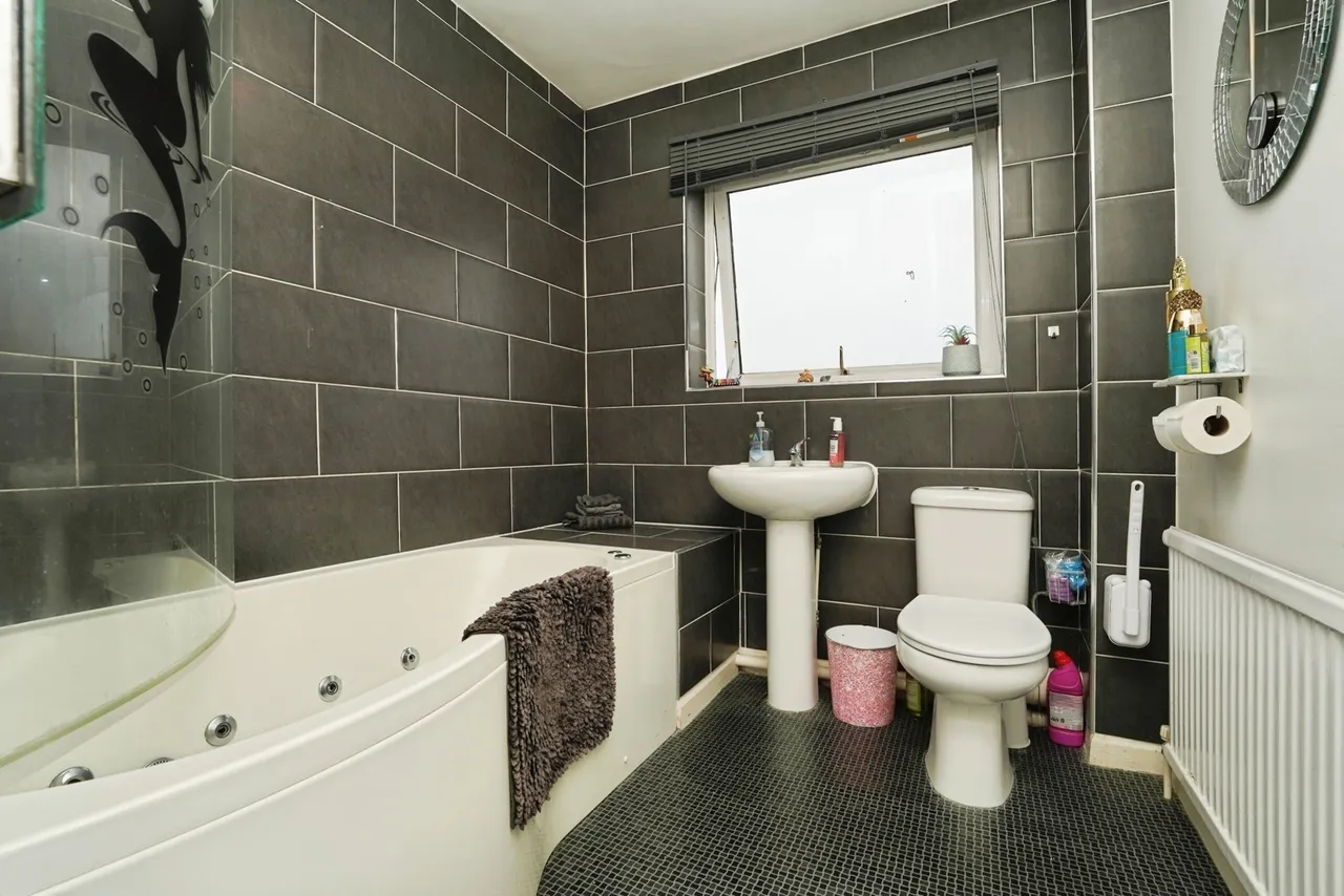 Hawthorne Avenue, Gloucester, GL4, photo 9