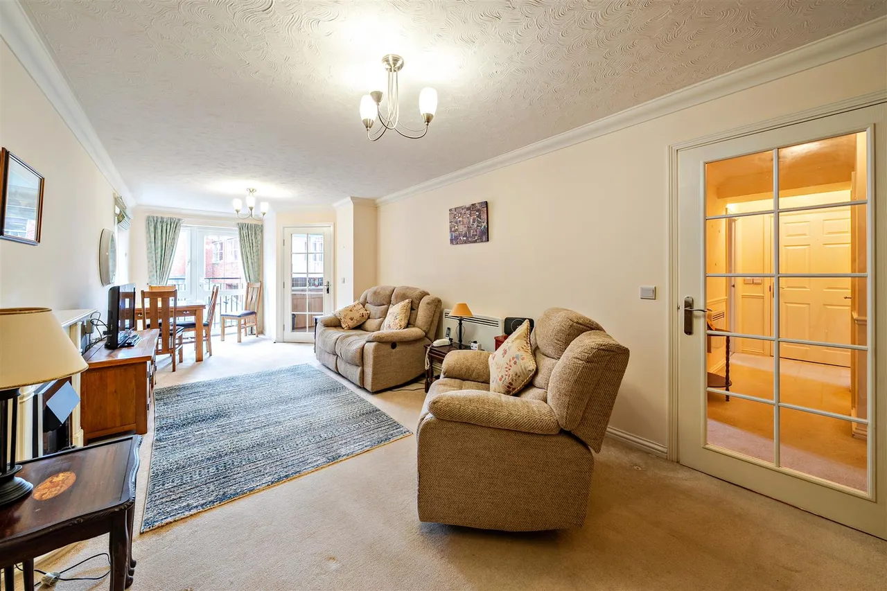 High Street, Rickmansworth, WD3, photo 2