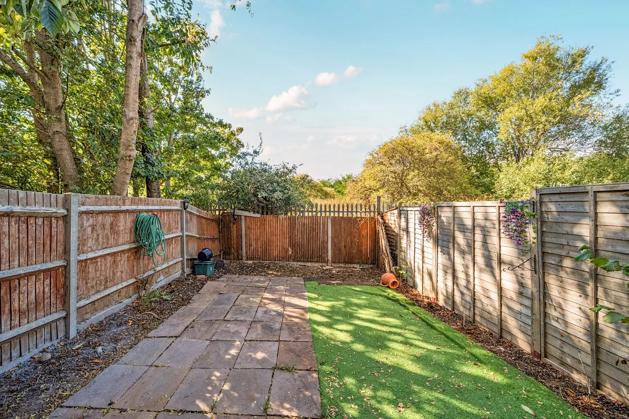 Barker Close, New Malden, KT3, photo 10