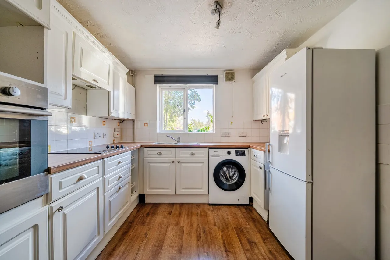 Barker Close, New Malden, KT3, photo 2