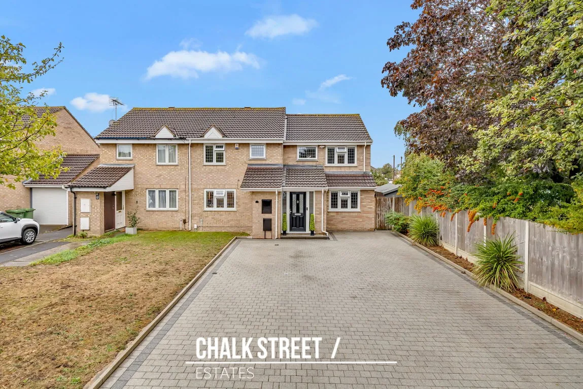 4 bed house for sale, Robinson Close, Hornchurch, RM12