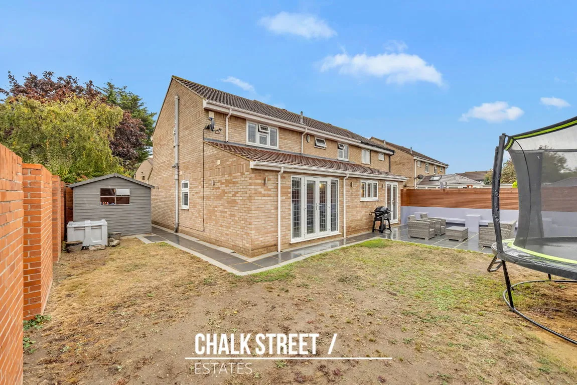 Robinson Close, Hornchurch, RM12, photo 24