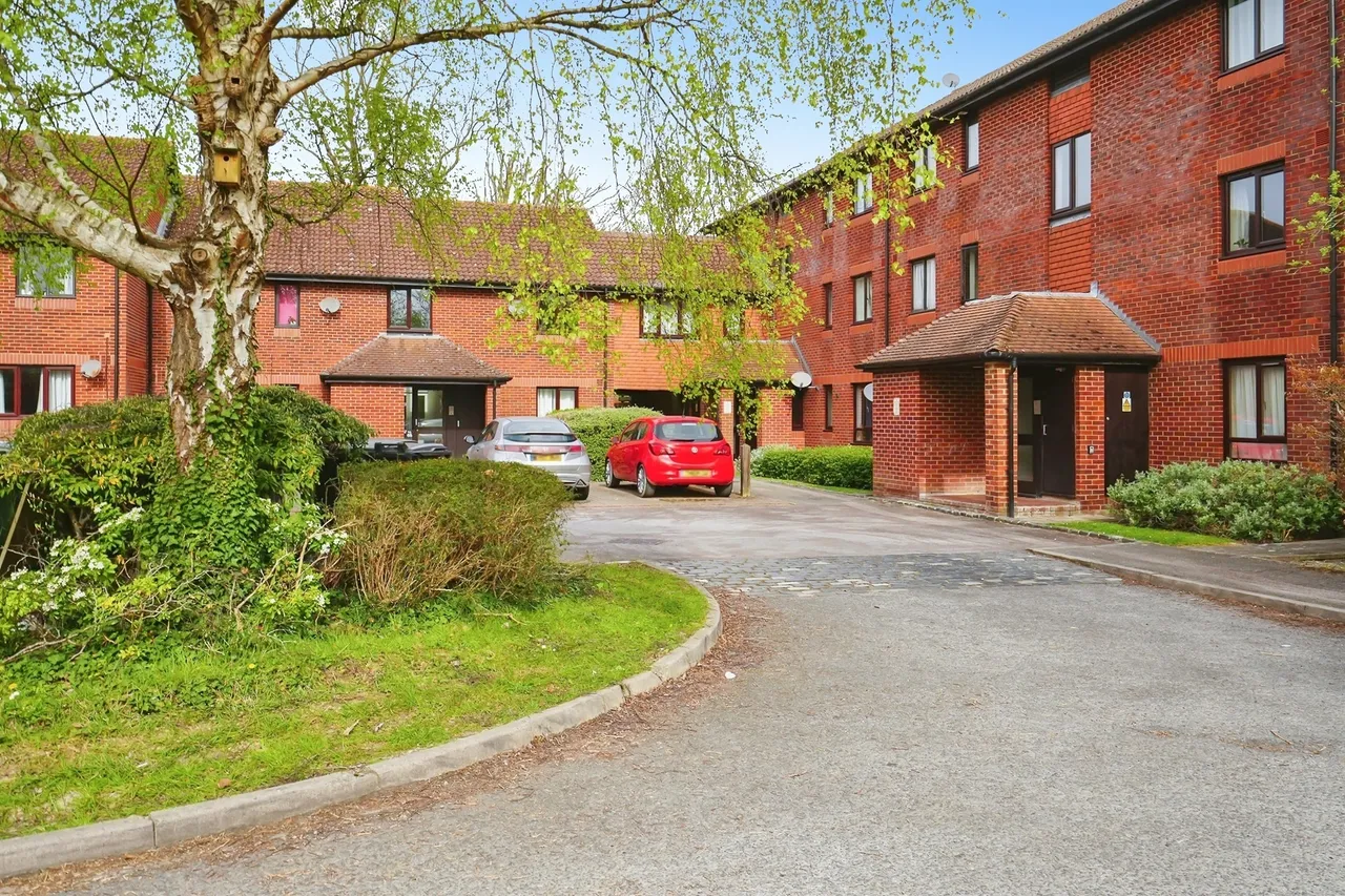 1 bed flat for sale — Worcester Drive, Didcot