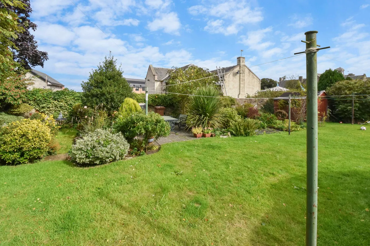 Main Street, Winchburgh, photo 11
