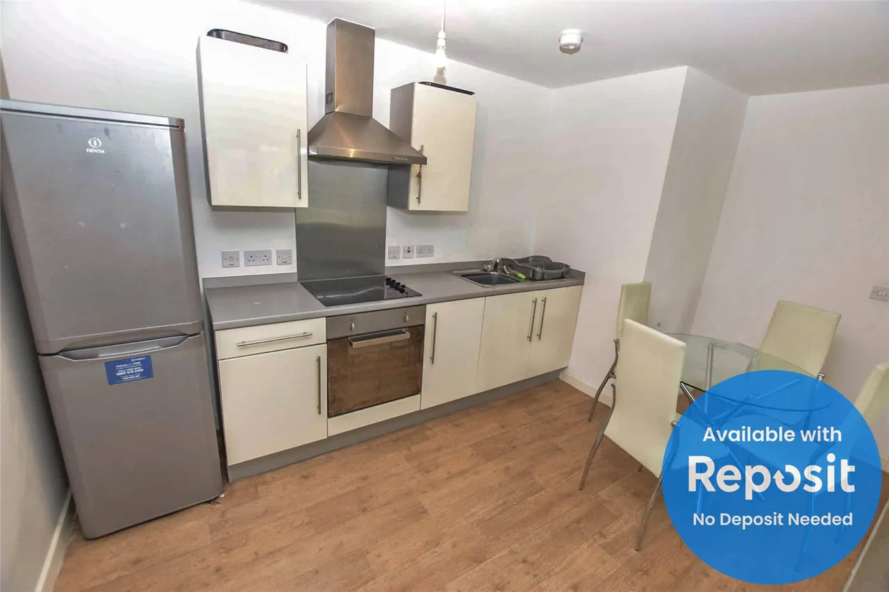 Pilgrims Way, Salford, M50, photo 3