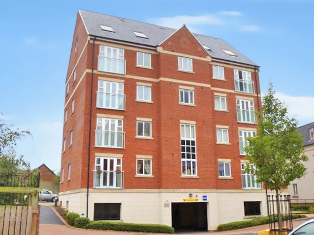 2 bed flat to rent — Ushers Court, Trowbridge