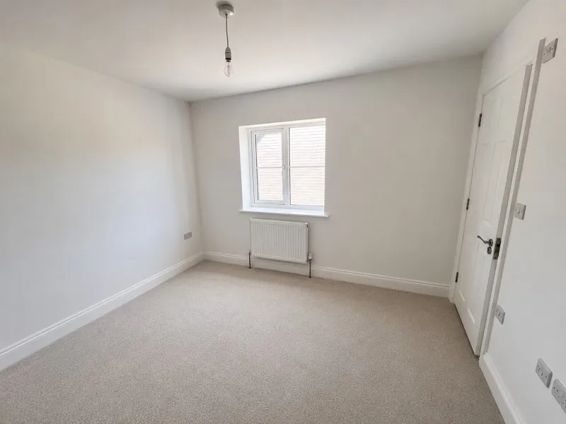 Guildford Road, Runfold, GU10, photo 5