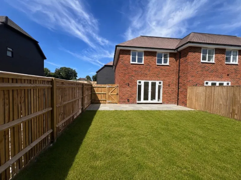 Guildford Road, Runfold, GU10, photo 10