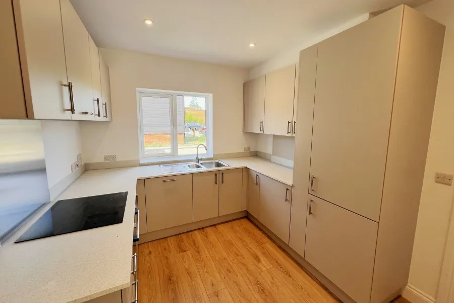 Guildford Road, Runfold, GU10, photo 3
