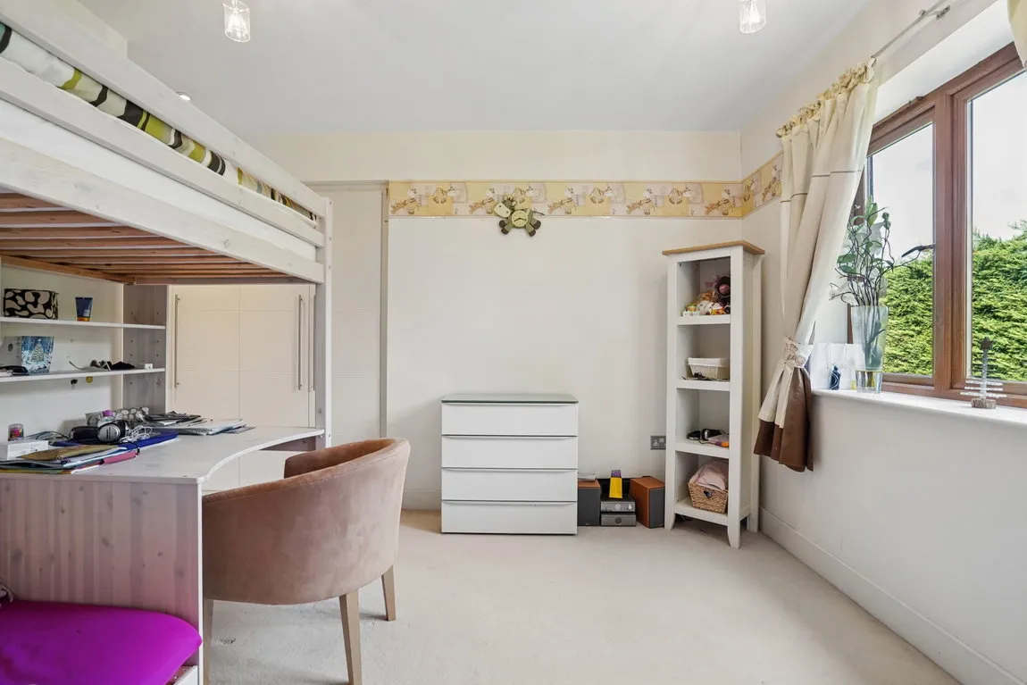 High Street, Pinner, HA5, photo 12