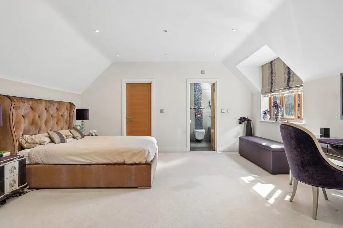 High Street, Pinner, HA5, photo 10