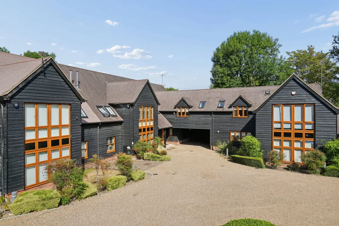 4 bed house for sale, High Street, Pinner, HA5