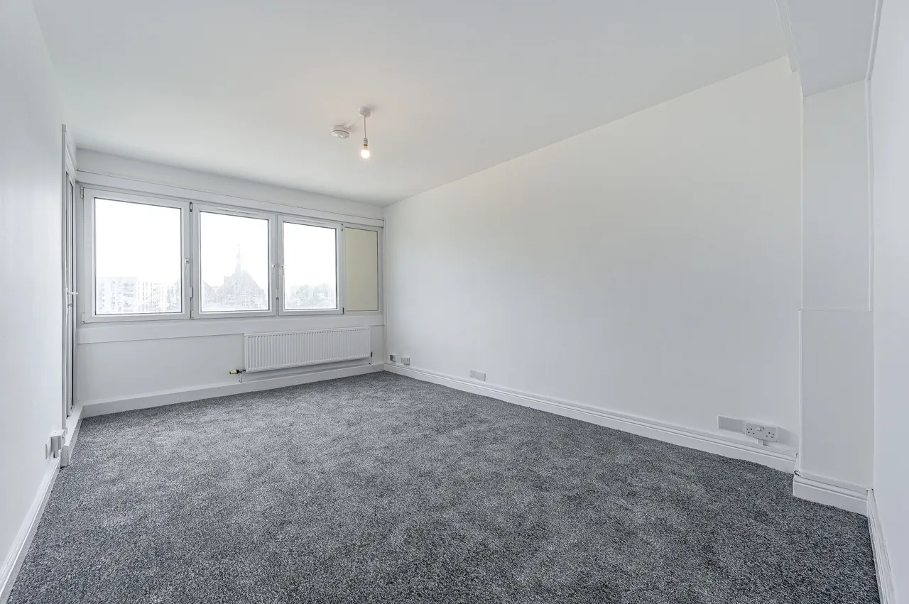 3 bed flat for sale, London, SE8