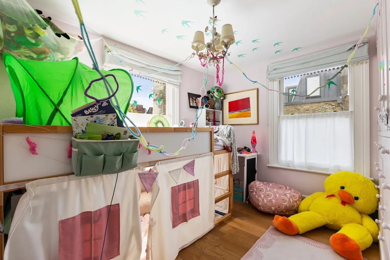 Henning Street, London, SW11, photo 14