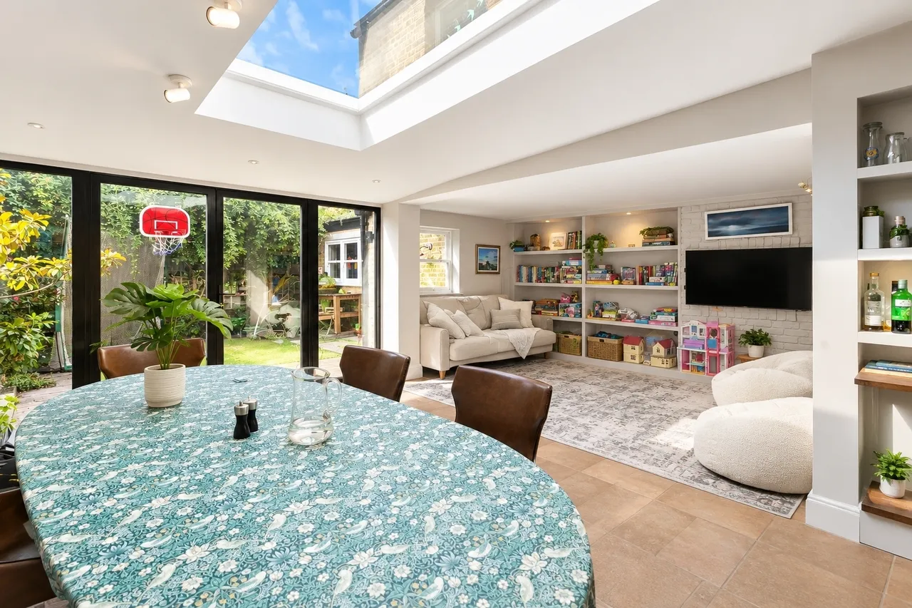 Henning Street, London, SW11, photo 18