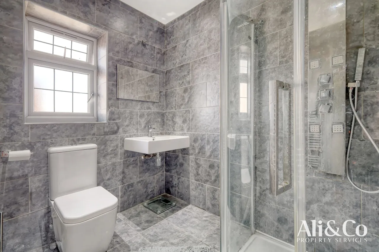 Wood View, Grays, Essex, RM16 2WJ, photo 17