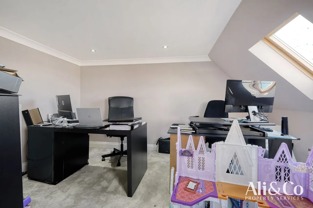 Wood View, Grays, Essex, RM16 2WJ, photo 19