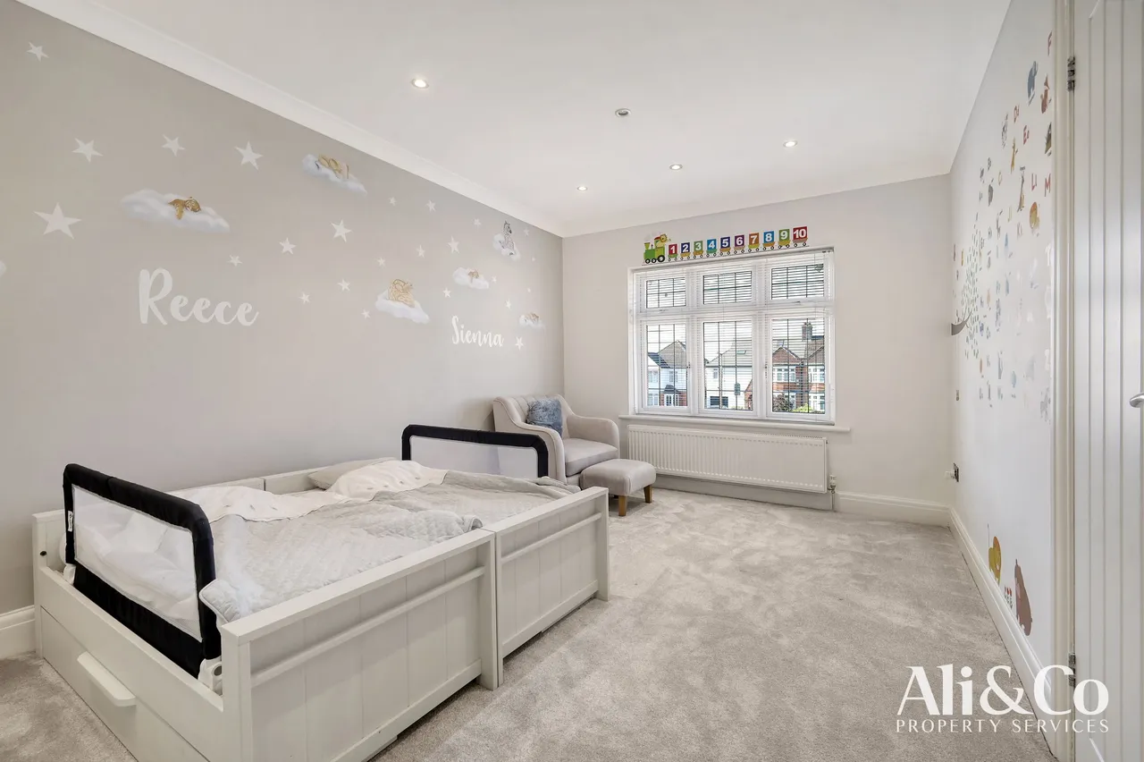 Wood View, Grays, Essex, RM16 2WJ, photo 14