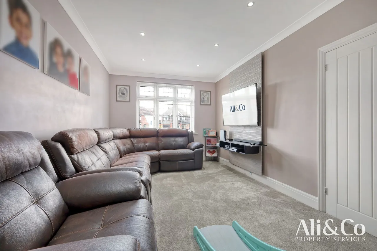 Wood View, Grays, Essex, RM16 2WJ, photo 9