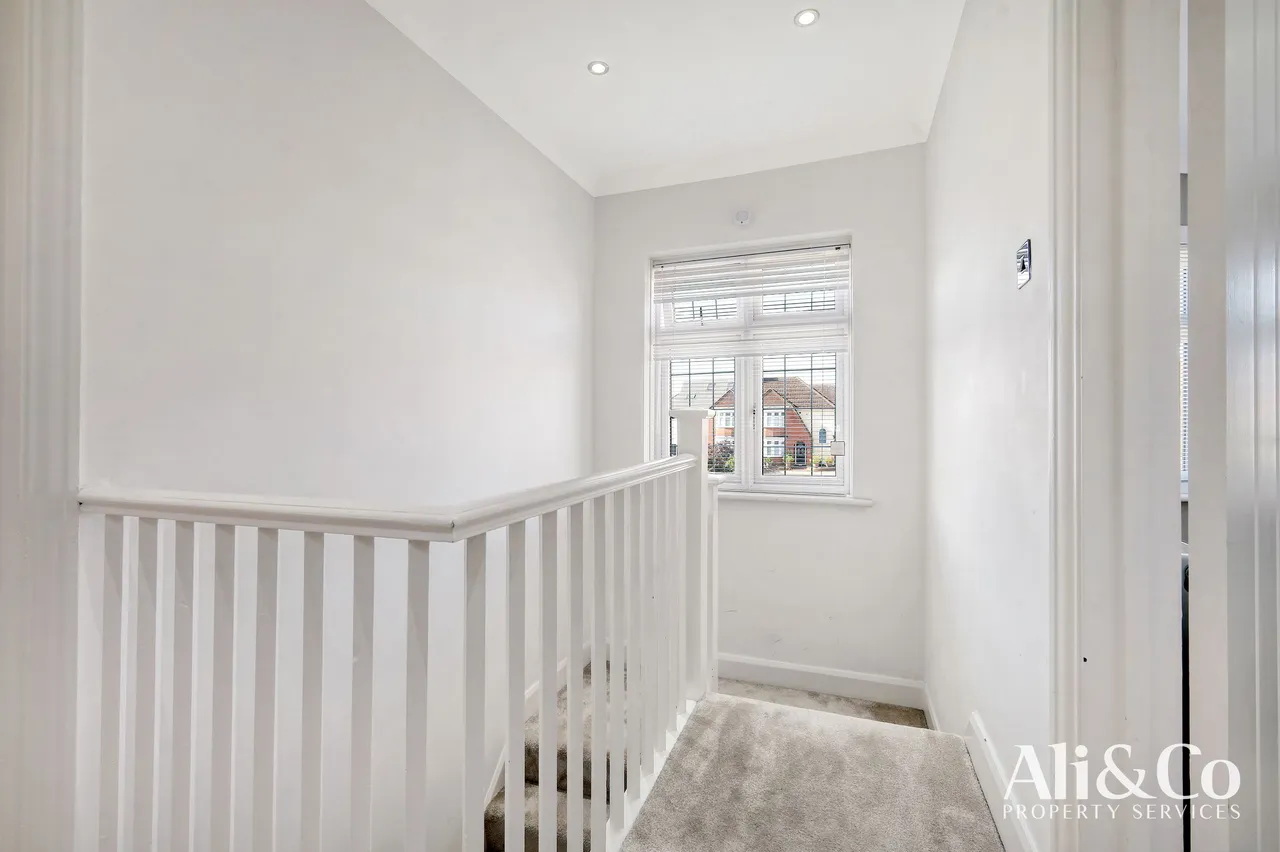 Wood View, Grays, Essex, RM16 2WJ, photo 16