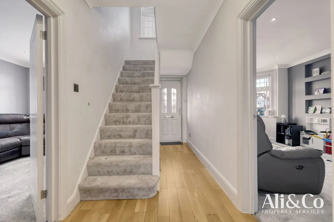 Wood View, Grays, Essex, RM16 2WJ, photo 6