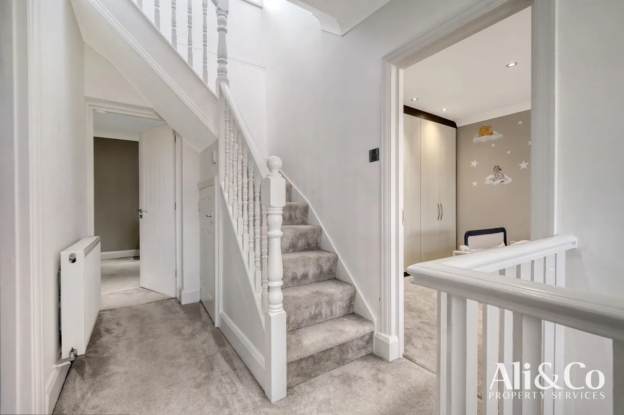 Wood View, Grays, Essex, RM16 2WJ, photo 11