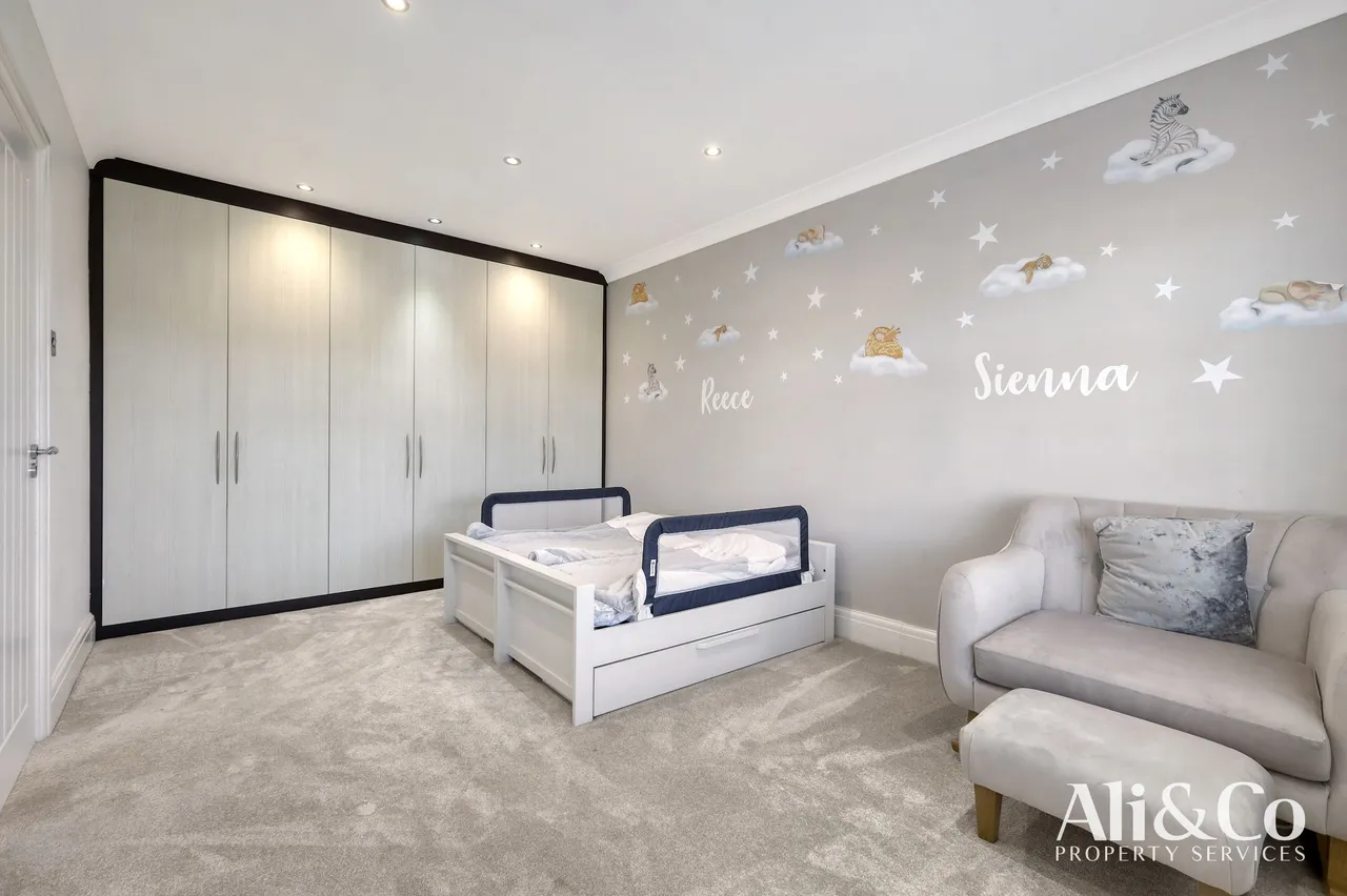 Wood View, Grays, Essex, RM16 2WJ, photo 13