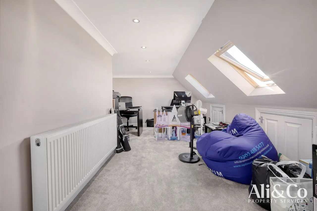 Wood View, Grays, Essex, RM16 2WJ, photo 18