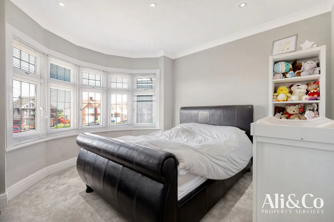 Wood View, Grays, Essex, RM16 2WJ, photo 12