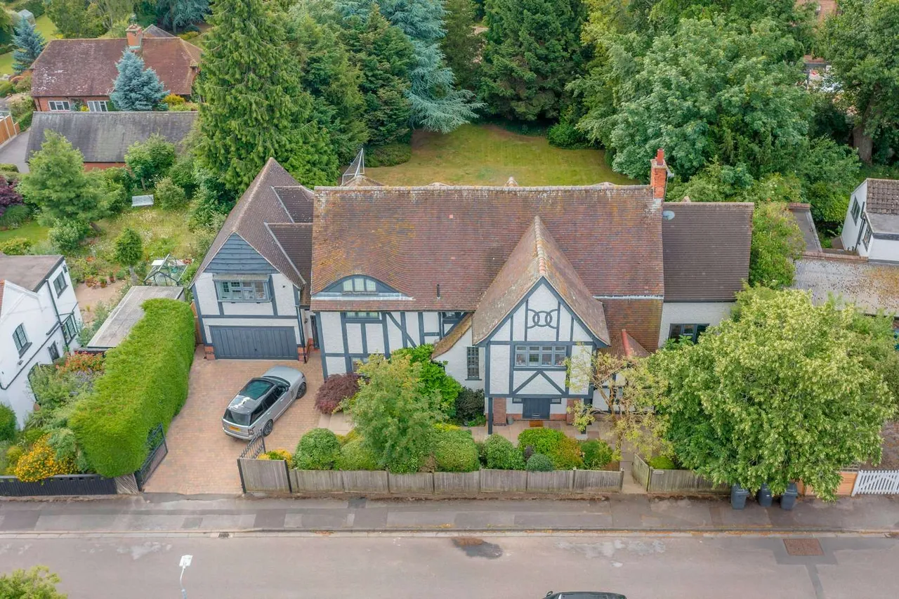 6 bed house for sale — Hallfields, Edwalton, Nottingham, Nottinghamshire, NG12 4AA