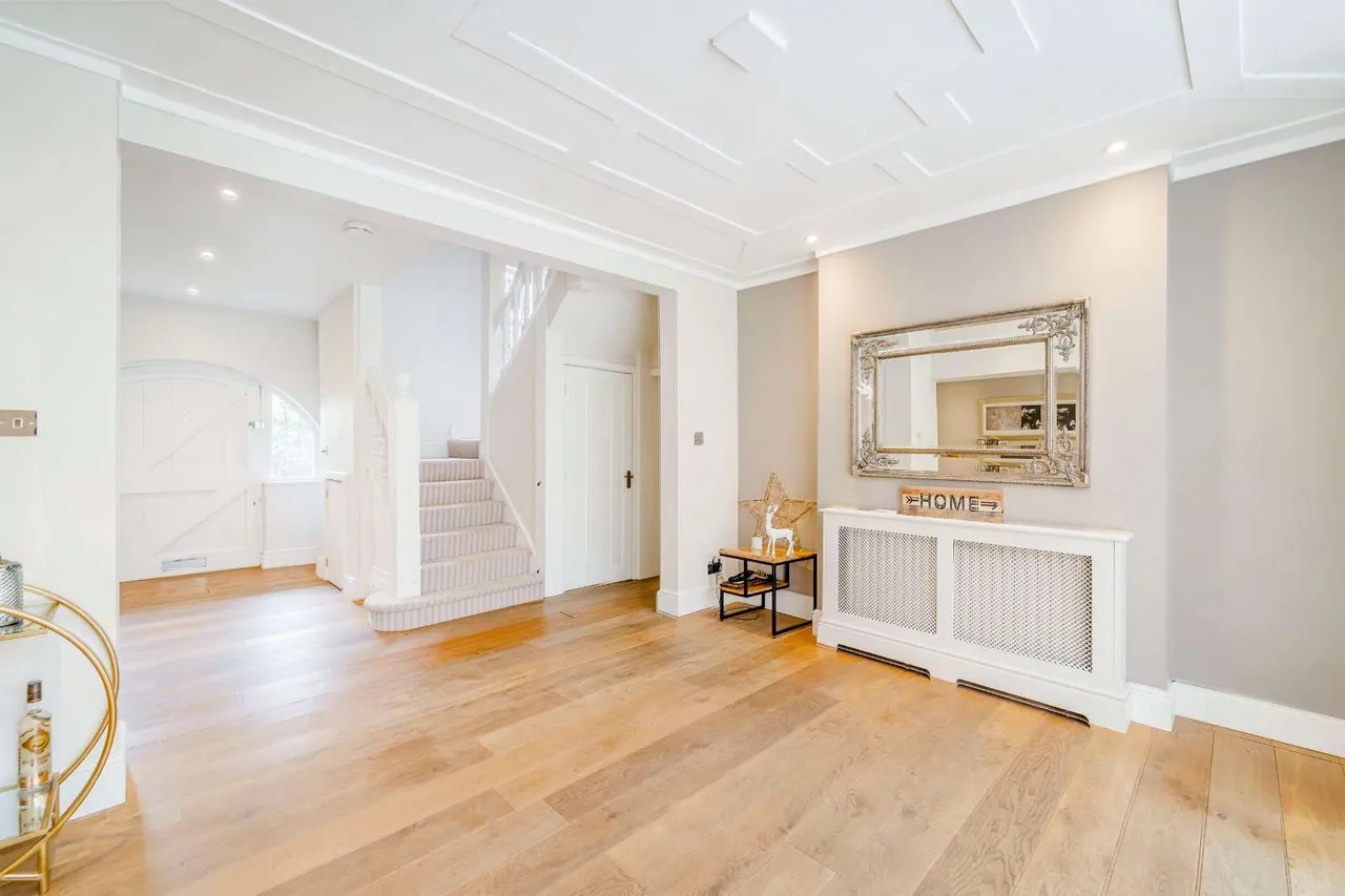 Hallfields, Edwalton, Nottingham, Nottinghamshire, NG12 4AA, photo 2
