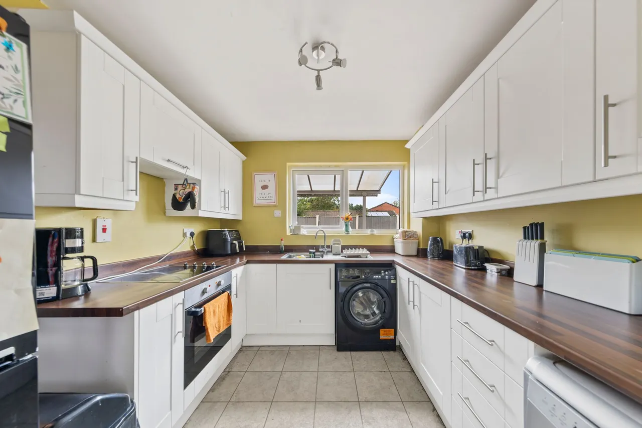 Yates Close, Great Sankey, Warrington, Warrington, WA5 1XH, photo 3