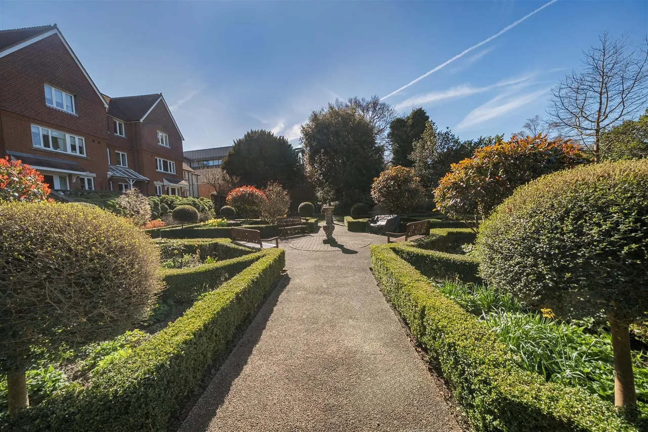 Bishops Down Road, Tunbridge Wells, TN4, photo 2