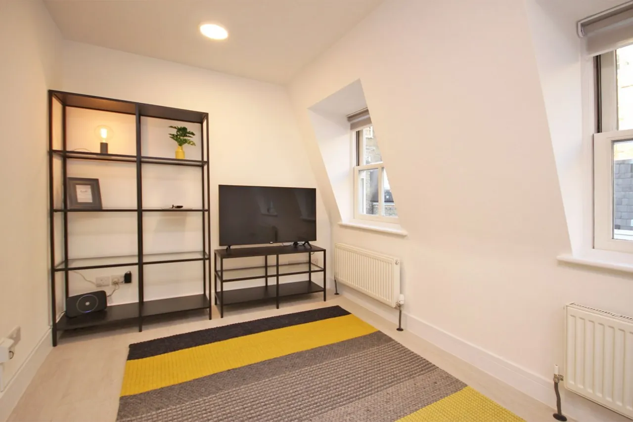 Flat 27, 20 Brook Mews North, London, photo 4