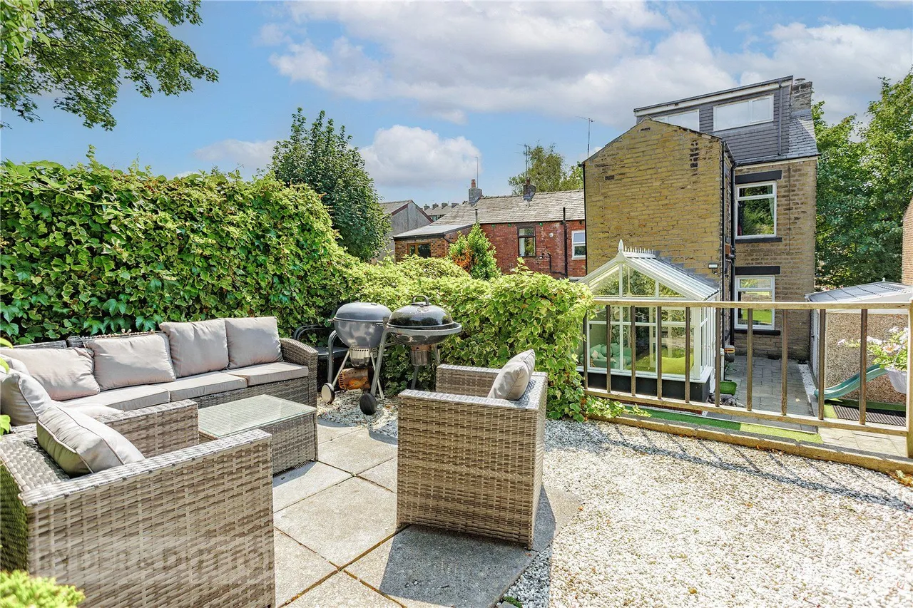 4 bed house for sale, Micklehurst Road, Mossley, OL5