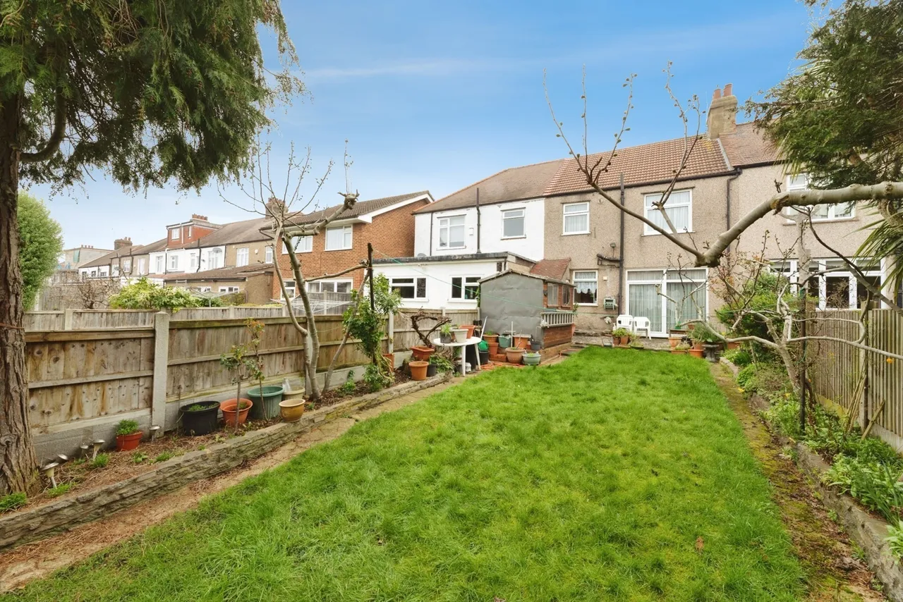 Hamilton Avenue, Ilford, IG6, photo 16
