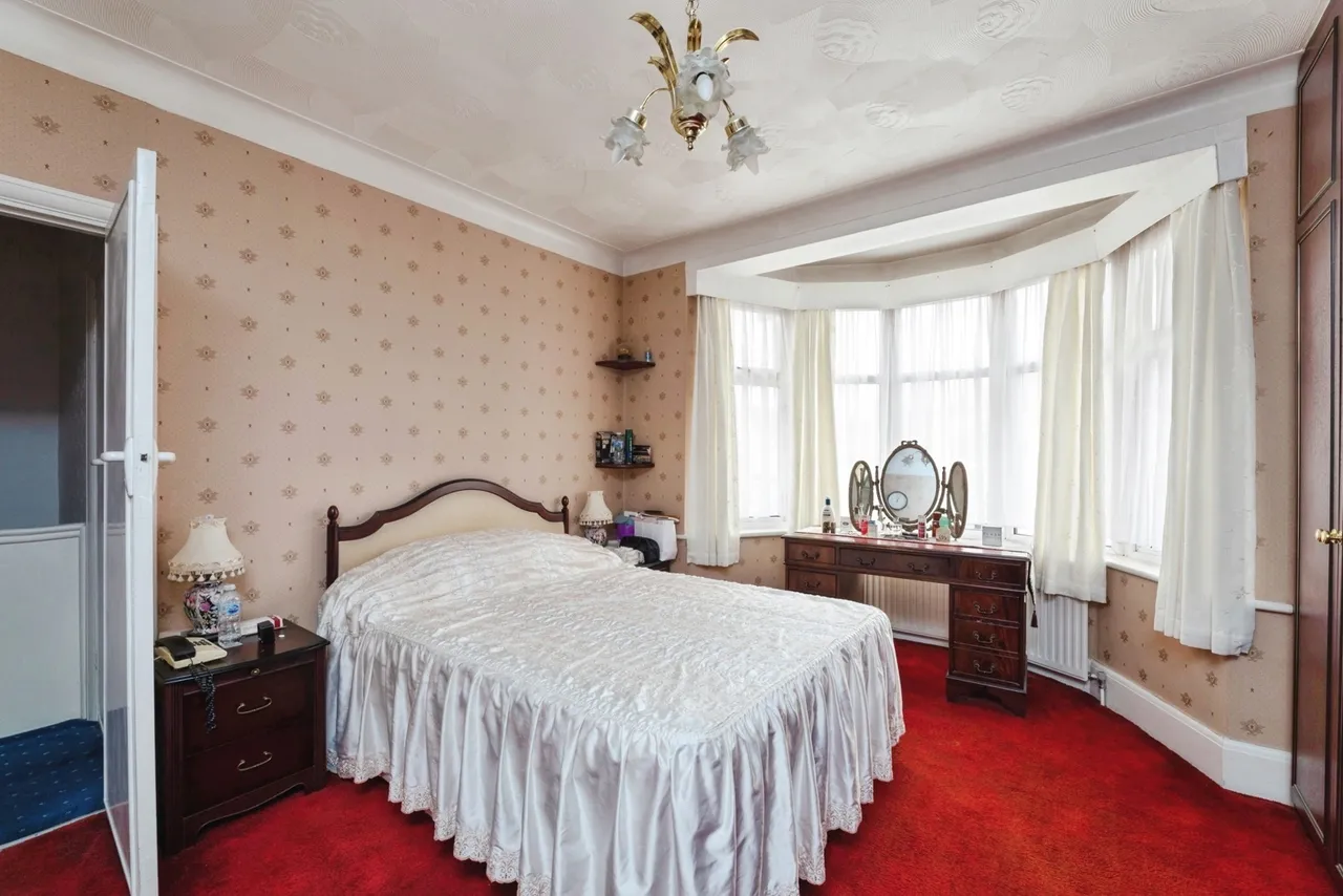 Hamilton Avenue, Ilford, IG6, photo 11