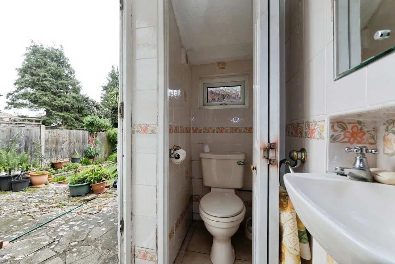 Hamilton Avenue, Ilford, IG6, photo 15