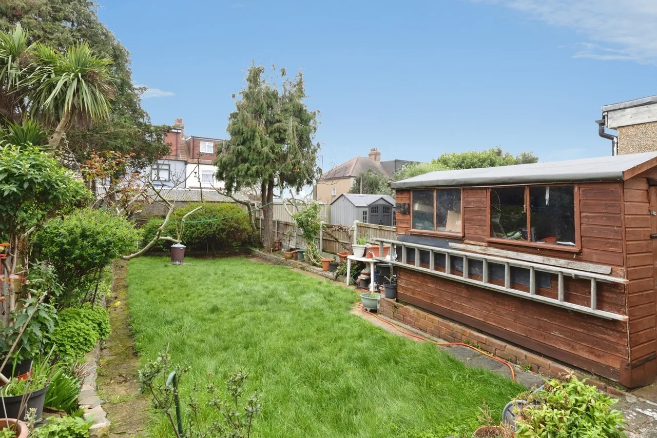 Hamilton Avenue, Ilford, IG6, photo 17