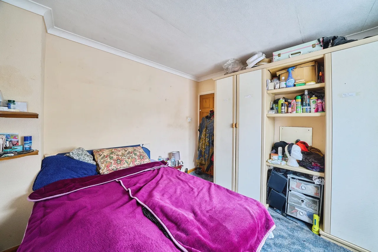New Road, Feltham, TW14, photo 11