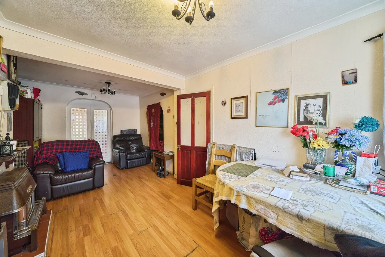 New Road, Feltham, TW14, photo 4