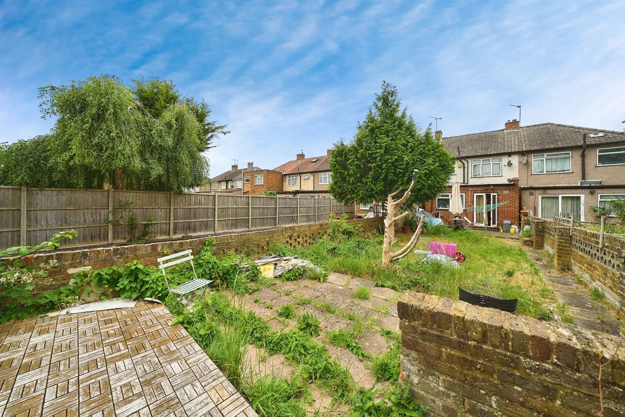 New Road, Feltham, TW14, photo 16