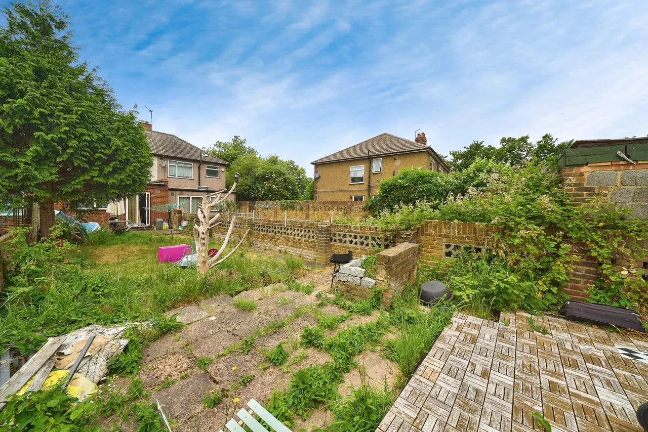 New Road, Feltham, TW14, photo 17