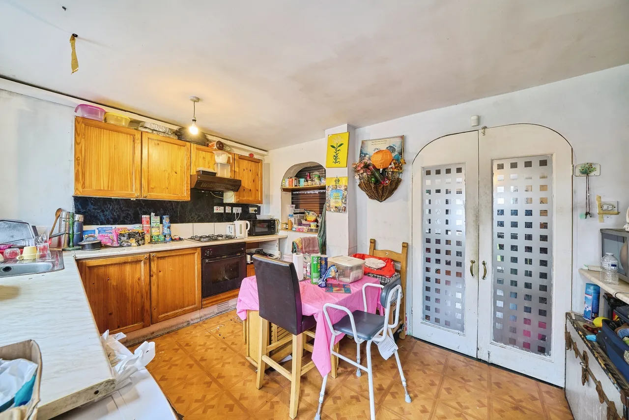 New Road, Feltham, TW14, photo 14