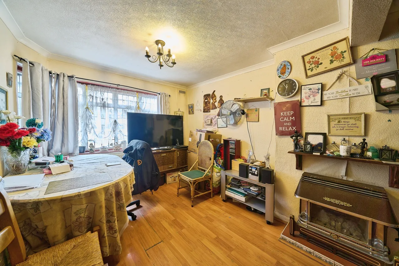 New Road, Feltham, TW14, photo 8