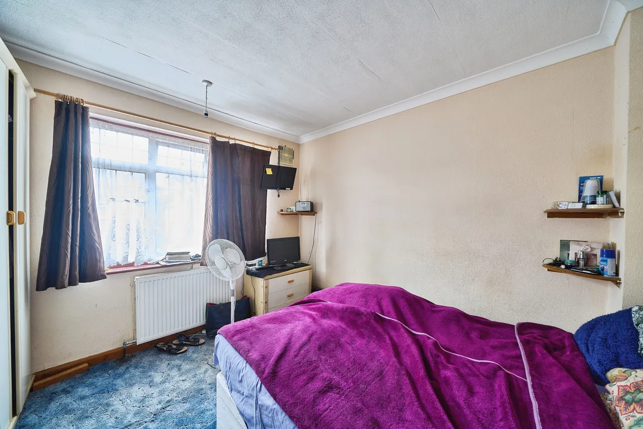 New Road, Feltham, TW14, photo 6