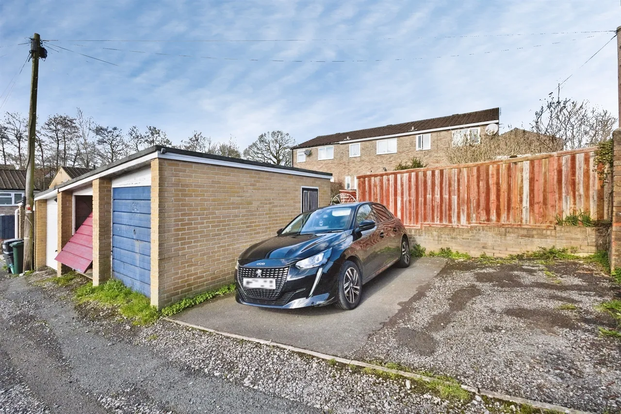 Monks Dale, Yeovil, BA21, photo 12